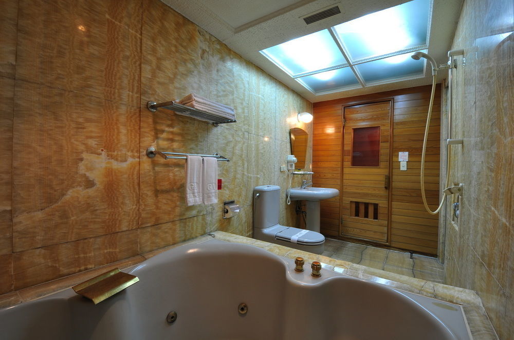 友愛金色商旅golden Age Inn 4*